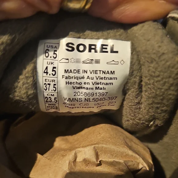 Sorel Women's Green and Pink  Boots - Picture 8 of 8